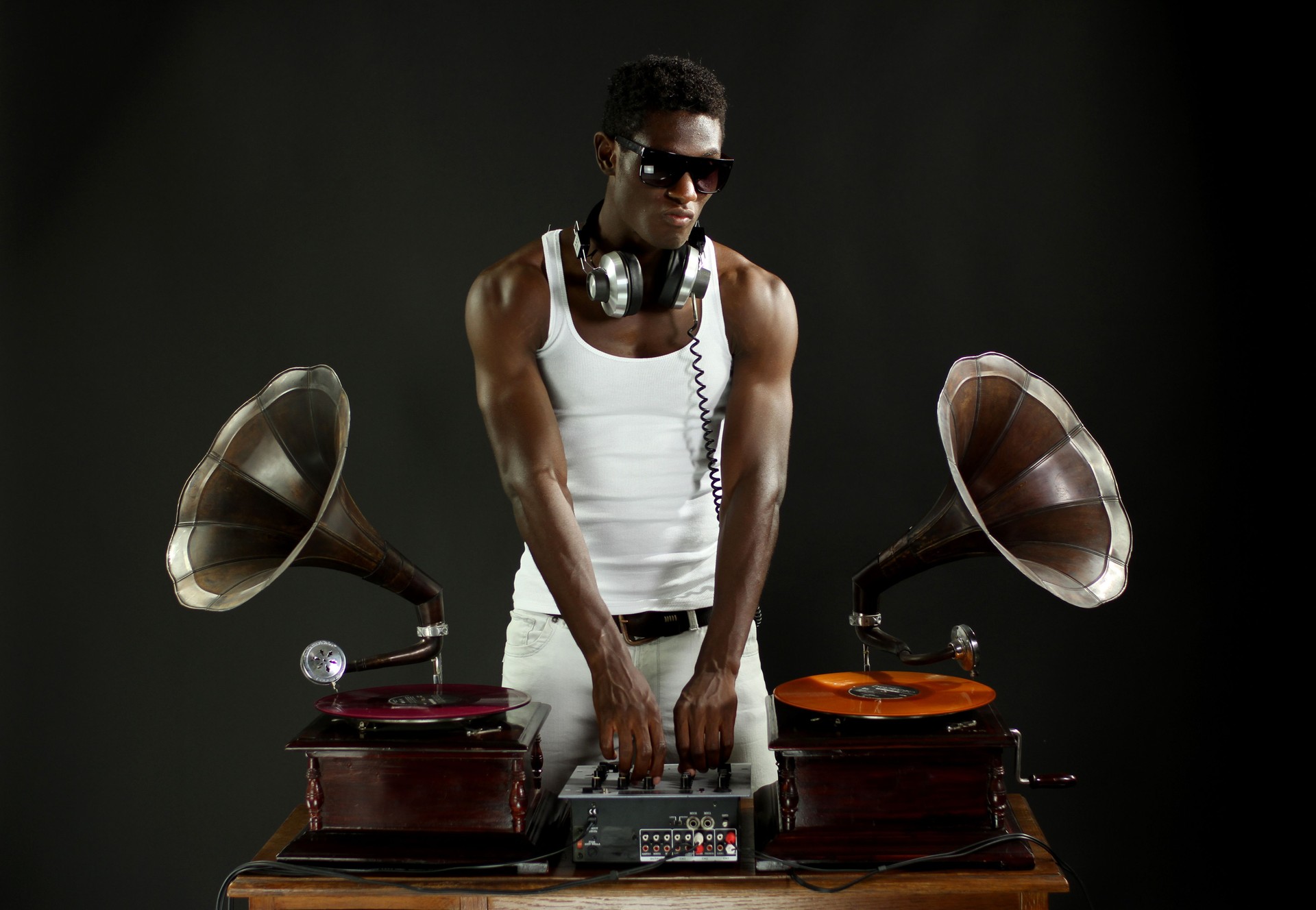 DJ with retro gramophones